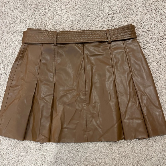ZARA ChocoBrown Faux Leather Pleated Mini Skirt with Belt - Picture 7 of 8